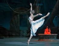 Ballet에 있는 유진 김님의 핀