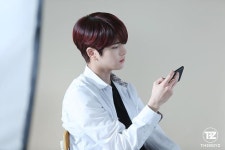 “이 비주얼, 무슨 경우야” THE BOYZ 영훈 ‘연애혁명’ 티저 포스터 촬영 현장 : 네이버 포스트 | Aktor korea, Aktor, Artis