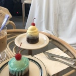 오늘 혼자갔던 귀여운 카페 🍰 #연남동그라미 | Tiered cake stand, Tiered cakes, Cake stand