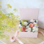 Pin page 대구꽃집 | 대구플라워레슨 | 플로스로제 on Instagram: “, 은은한 색감의 플라워박스🌸 맑은 날씨 하나에 이렇게 에너지 넘칠... 