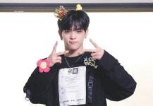 Pin oleh 니니 di 김우진