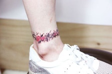 : 장미발찌 #enotattoo #tattoo #rosetattoo ───────────────────── - - - #타투 #이노타투 #일육이드롭 #서현타투... 