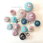 마카롱즈🙃 - #꽃보다자수#프랑스자수#춘천프랑스자수#마카롱#이어폰파우치#이어폰케이스 #embroidery #macarons | 자수, 꽃 자수, 브로치