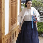 바느질풍경 on Instagram: “#한복#sewinglandscape#바느질풍경#김복희#dress#hanbok”