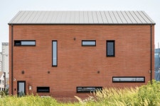 홍당무 - 브리크매거진 -  BRIQUE MAGAZINE