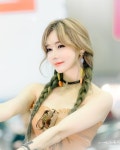 우주안さんはInstagramを利用しています:「의리만렙 작가님들 마니사랑해여 Minti💕@minti85 #3M #에스알#오토살롱위크#우주안」