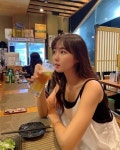 박지은 🇰🇷 on Instagram: “드디어 내 주량이 소주 기준으로 한잔은 마실수 있게 되었어여 1년뒤면 반병 가능해지나?... 