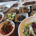 Pin page ✅️오랫만에 토요일에 시간이 나서 비가 오지만 제천 열두달밥상 다녀왔어요~ ✅️김영미사장과 공간숲카페에 갔어요.【2024】