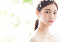 아이웨딩 > 브랜드 > 웨딩헤어메이크업 > 위위아뜰리에BY서옥 - 2021 | 헤어 메이크업, 세련된, 신부