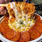 Pin page 먹푼젤 on Instagram: “배달러버들 집합하자.  상상도못한 돼지(막창)+(스파)게티 돼지게티의 조합이다. 개발하신 분들 상줘야한다.... 