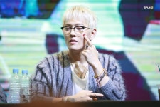 Pin by Anh Nguyen on iKON (아이콘) | Ikon, Square glass, Glasses