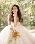Studio : #릴리움스튜디오 @liliumstudio_official Dress : #마이도터스웨딩 @mydaughters_wedding Hair&Style… | 신부 스타일, 웨딩드레스... 