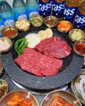 3대째 축산업을 이어받아 육가공 회사까지 직접 운영중이라 최고급 한우를 합리적인 가격에 먹을 수 있으며 입에서 녹는 연화 시그니처 세트... 