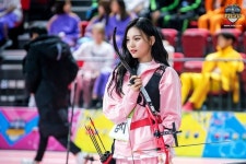 우런니들 미모력으로 텐텐텐♡ #양궁 | Korean girl groups, South korean girls, Kpop girls