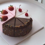 Pin by 따라딴 딴 on Accessories | Desserts, Food, Cake