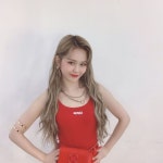 이런 | 패션 스타일 EVERGLOW(에버글로우) on Instagram: [📸오늘도... 라디다 #이유 #시현 #미아 #온다 #아샤 #이런 | 패션 스타일