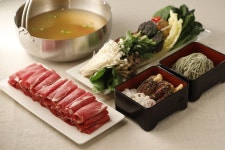 K-Turtle  Geogujang Restaurant  한우와 국수가 들어간 한우국수전골