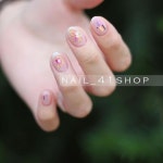 #산호네일 포인트 실물이 더더 예쁨입니다 ㅎㅎ @nail_41shop #41샵 #네일디자이너지니 #지니네일 #네일 #네일아트 #41shop #젤네일... 