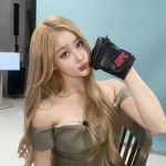 BELLE (벨) ON HUP!S INSTAGRAM Pin on KISS OF LIFE | 키스 오브 라이프