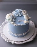 Maison Olivia 메종올리비아 on Instagram: “Custom cake... Olivia 메종올리비아 on Instagram: “Custom cake 💕 #웨지우드... 
