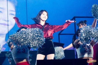 171209 팔레트 서울 토요일 콘서트 아이유 직찍 샘플 by.윤민후 | 콘서트, 여신, 드레스