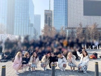 웃짤닷컴 - 2020 | 박민영, 새, 은하