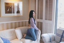 윤지