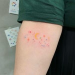 달하나...많이많이  #_tan_tattoo (no DM❌) ☑️미니타투,낙서타투,라인타투,핸드포크 문의 / open kakao  #t… | Planet... 