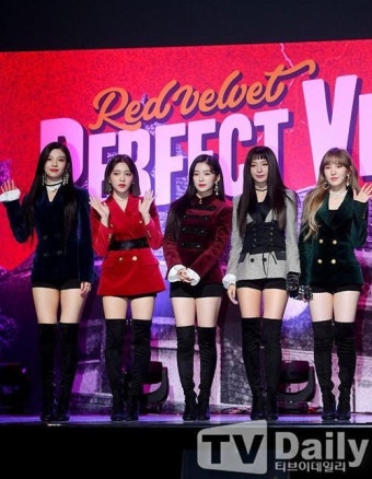 RV에 있는 enajrb 54님의 핀 | 레드벨벳, 유명인사