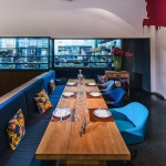 Wer sich in Berlin bereits zur Mittagzeit kulinarisch einmal etwas Gutes tun möchte, der ist im Restaurant Tim Raue an der... 