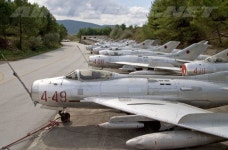 A parked row of MiG -19s | 비행기