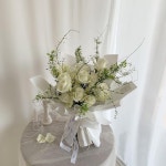 Pin by 꼬떼르 on 플로리스트 in 2025 | Spring flower arrangements, Boquette flowers, Beautiful bouquet of flowers