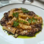 Instagram의 @shalala_sso님: “요즘 이집 피드 자주 보이길래 그저 여심저격 뷔절맛집이라 그냥 스킵했는데 🤭아님 절대아님 진짜 개맛집... 