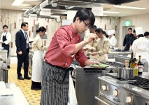 Pin page 及川光博에 있는 ヒカリ님의 핀 | 배우, 일본