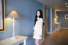 윤지