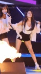 오늘은 노출이 심한 의상은 아닌데 안무중 움직임이 많다 보니 노출이 되었네요 역시 몸매하난 좋다는것을 ... | 연예인, 모델, 영화