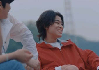 Lee Mujin 이무진 c | Raincoat, Rain jacket, Fashion