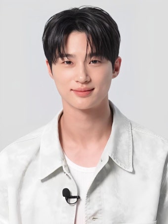 Byeon Wooseok | 변우석