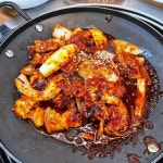 양배추 쌈 줘서 더 좋아요 음식 맛도 좋고 가격도 착해서 하루 종일 손님이 끊이지 않는 집입니다 동네사람이 줄서는 진정한 맛집! #송파구재영... 