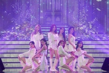 fromis_9에 있는 syeonshine님의 핀 | 함성, 오케스트라, 앙코르