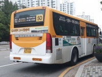 광고에 있는 무진 정님의 핀 - 2020 | 버스, 광고