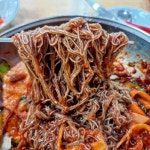 좋아요 2,577개, 댓글 80개 - Instagram의 비터팬의 식도락(@bitterpan_i)님: 다금바리 마냥 으득으득 씹히는 면빨 ⠀ ⠀ 1. 사람들이... 