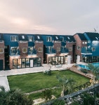 달달한 봄바람 불 때, 제주도 커플 여행은 로맨스파파 펜션에서! - 2020 | 여행, 불