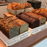 #먼데인베이크샵 이런 느낌 너무 좋다 내스타일 베이크샵 또 추가요~ 제픽은 당연히 흑임자파운드🖤 주3일(토.일.월)만 오픈하는 테이크아웃... 