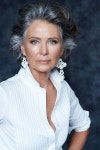 White hair. Granny hair. Love the white shirt and background pure elegance! #makeupideaselega… | 실버 헤어, 헤어스타일, 머리