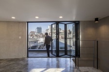 (주)건축사사무소 더함 / ThEPLus Architects 의 서교동 협소상가 달고나 | Home decor, Decor, Home