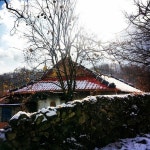 darim0923 / #겨울 #눈 #돌담 #모과 #시골 #빨간지붕 #winter #snow #astonewall #quince #redroof / #골목 #집 #담벼락 #지붕 / 2013... 