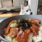 Instagram의 맛집킬러 혜띠🔪님: “아침은 간장연어덮밥 존맛탱💗 #간장연어 #연어덮밥 #존맛탱 #아침밥 #모닝 #먹스타그램... 