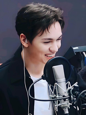 SEVENTEEN VERNON on 박명수의 라디오쇼 in 2023