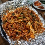 Instagram의 부산맛집 맛있는부산님: “자갈치 제일산곰장어 느끼한 명절의 여운을 매콤한 양념으로 씻어주기. 양념곰장어를 먹는 이유는... 